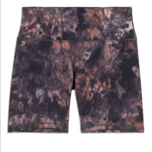 Lululemon Align High-Rise shorts 6”